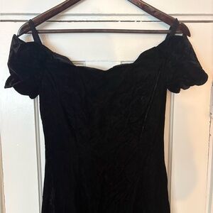 Hollywood Nites 90s Vintage Scalloped Crushed Velvet Off the Shoulder Dress